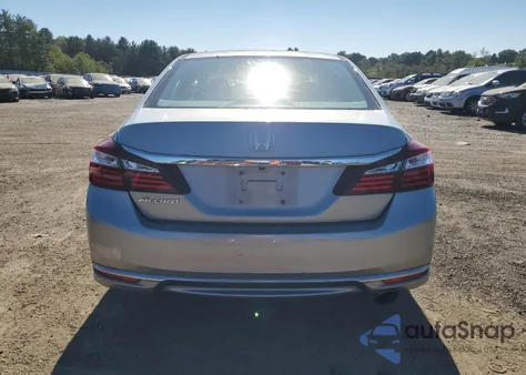 2017 Honda Accord Lx z USA, uszkodzony, nr VIN 1HGCR2F32HA146911